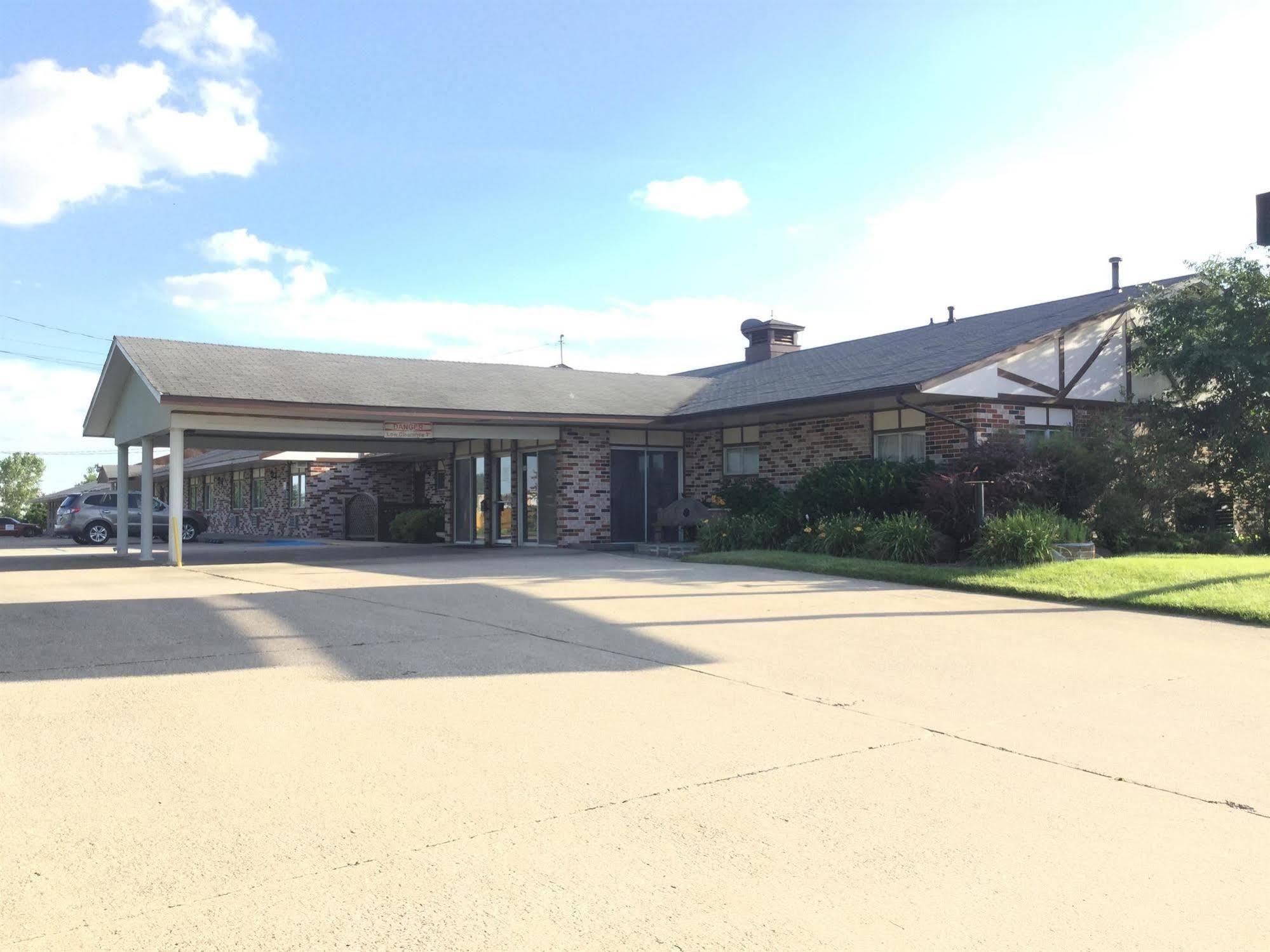 Relax Inn - Osceola Ia Exterior photo